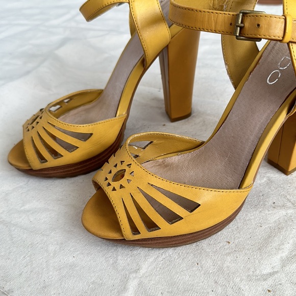 Aldo Yellow Platform Heels Sz 7 - Picture 4 of 8